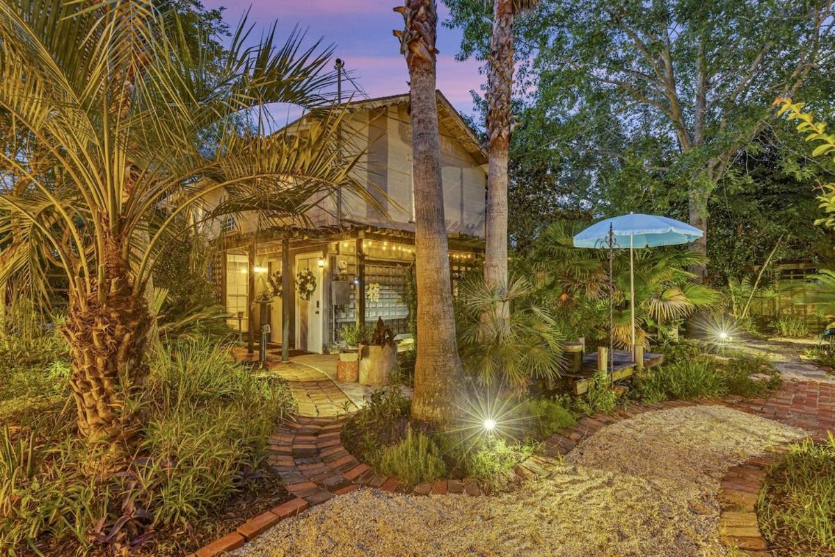 Bare Feet Bungalow -Close To Beach & Dog Friendly Gulfport Dış mekan fotoğraf