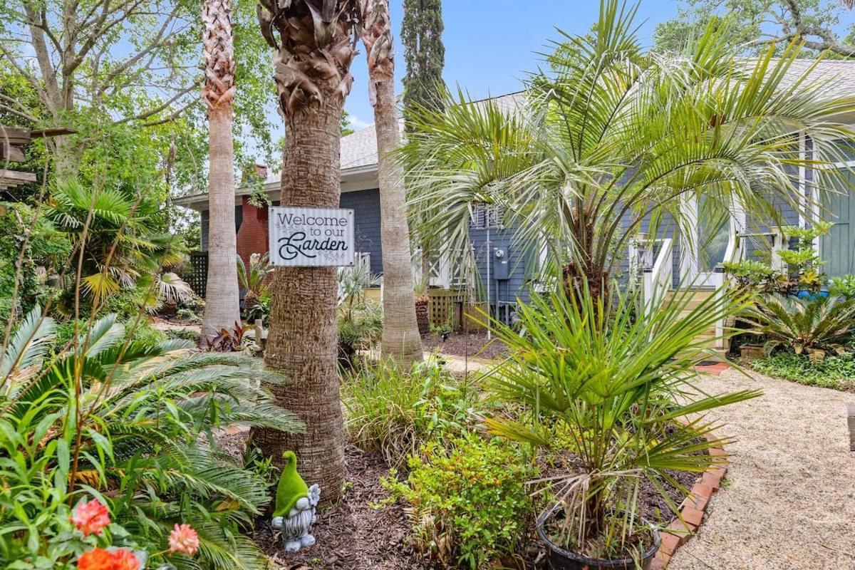 Bare Feet Bungalow -Close To Beach & Dog Friendly Gulfport Dış mekan fotoğraf